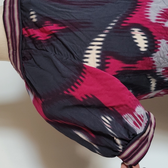 BCBGMAXAZRIA Faux Wrap Top with Built In Tie Belt - Medium - Picture 9 of 12